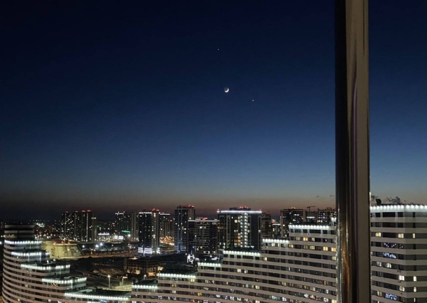 Что за две очень яркие звезды сегодня ночью можно наблюдать у Луны?