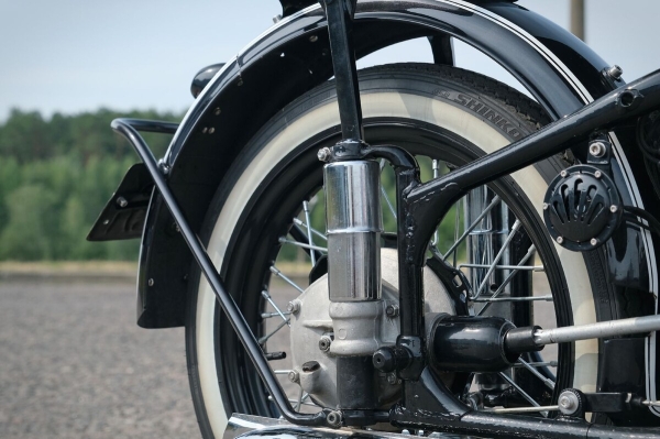 «Урал М-72», на который потратили $4 700. Белорус вдохнул жизнь в 68-летний советский байк «Урал М-72», на который потратили $4 700. Белорус вдохнул жизнь в 68-летний советский байк